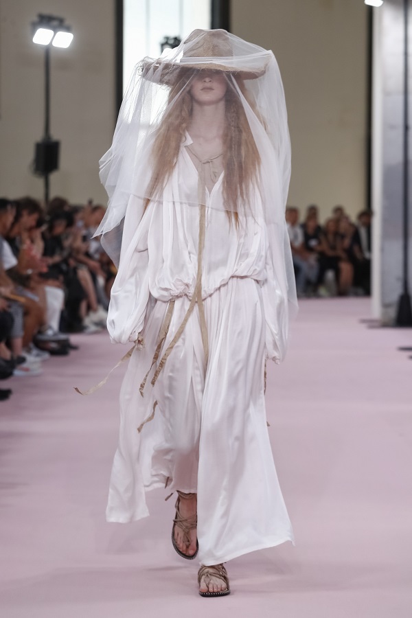 Ann Demeulemeester SS19 Delivered a Goth Wedding