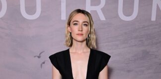 SAOIRSE RONAN HA INDOSSATO UN LOOK LOUIS VUITTON IN OCCASIONE DELLA PROIEZIONE DI “THE OUTRUN" A LONDRA