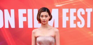 Hoyeon ha indossato un look Louis Vuitton custom made per la 68ª Edizione del BFI London Film Festival